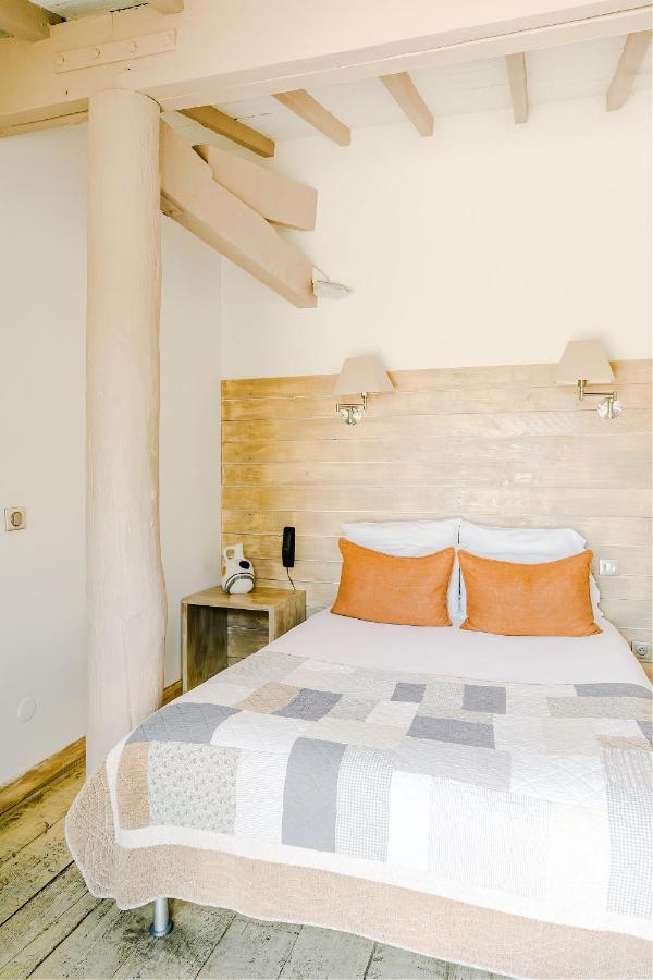 Hotel Restaurant Les Arnelles سانت ماري دو لا مير المظهر الخارجي الصورة
