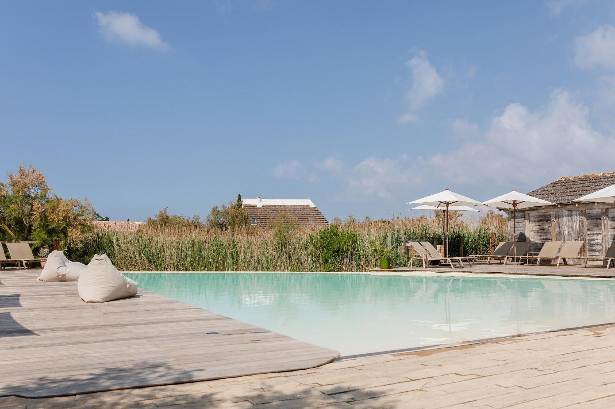 Hotel Restaurant Les Arnelles سانت ماري دو لا مير المظهر الخارجي الصورة