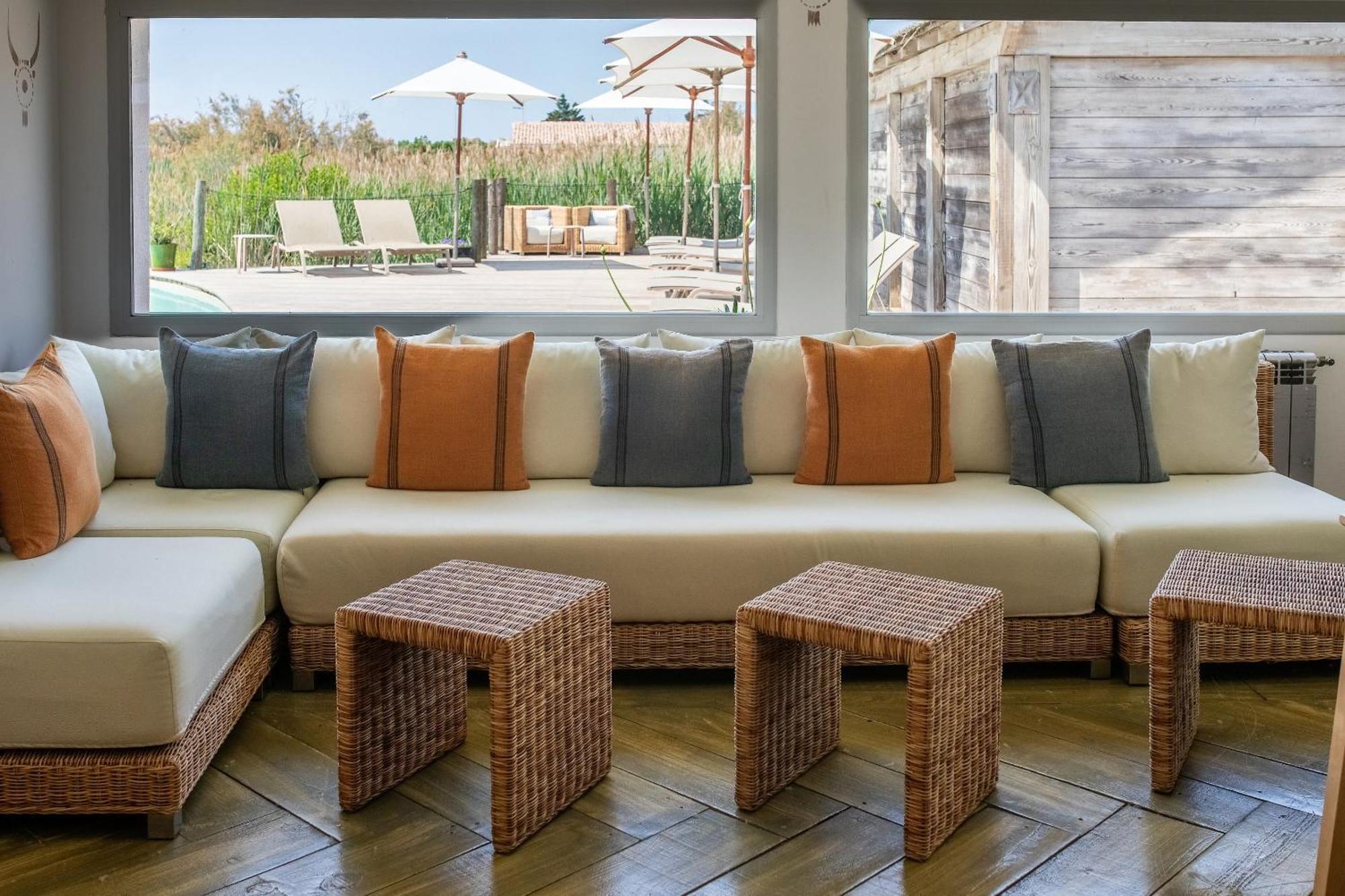 Hotel Restaurant Les Arnelles سانت ماري دو لا مير المظهر الخارجي الصورة