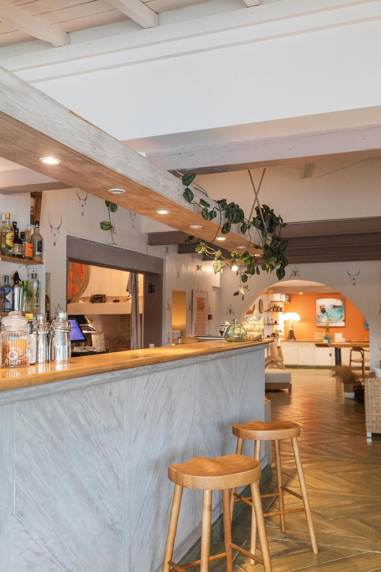 Hotel Restaurant Les Arnelles سانت ماري دو لا مير المظهر الخارجي الصورة