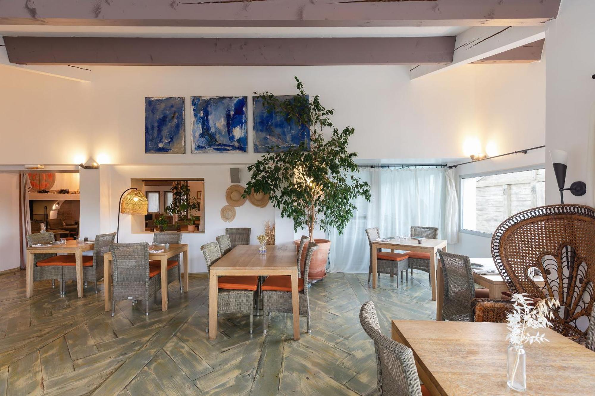 Hotel Restaurant Les Arnelles سانت ماري دو لا مير المظهر الخارجي الصورة