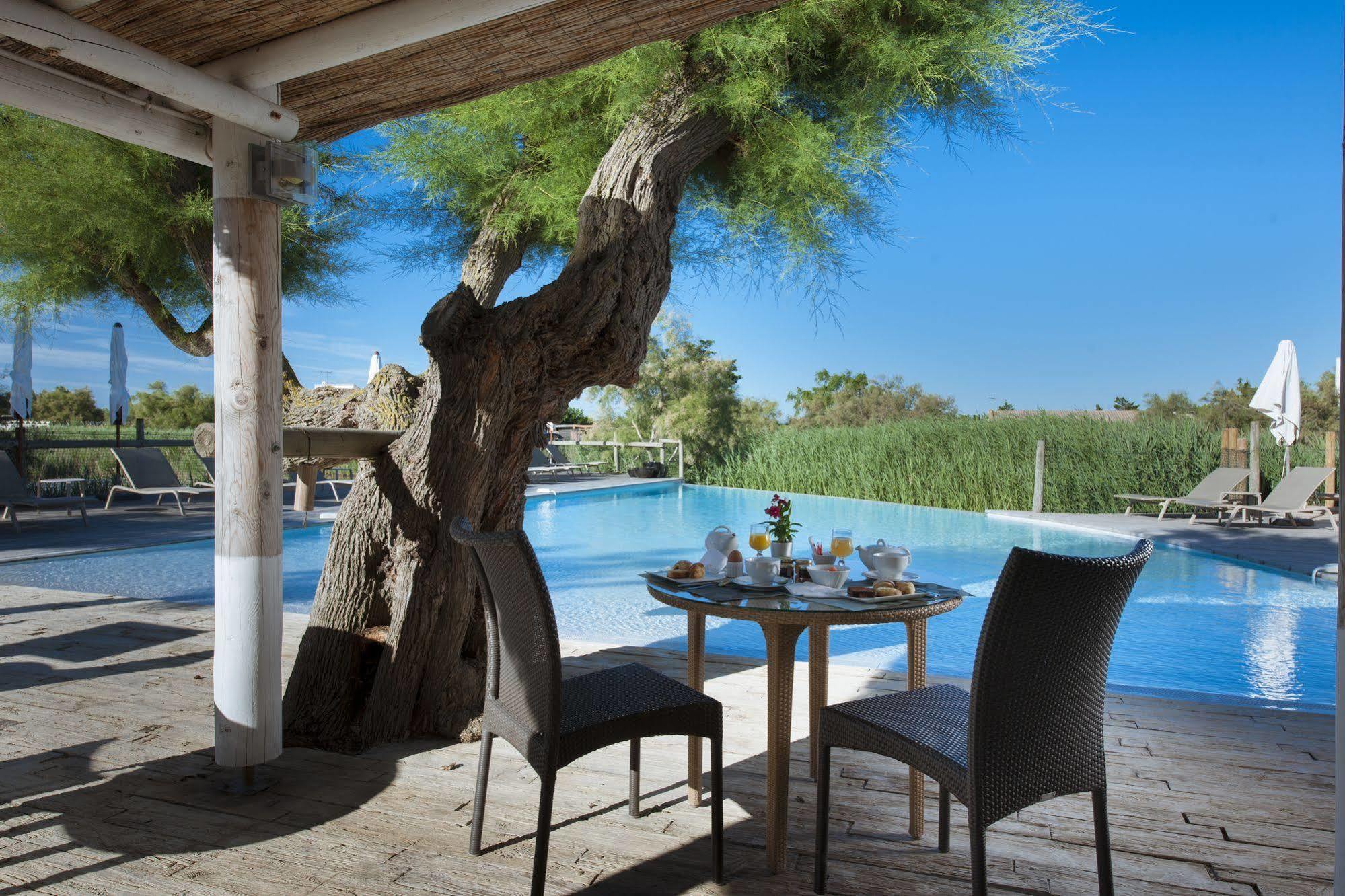 Hotel Restaurant Les Arnelles سانت ماري دو لا مير المظهر الخارجي الصورة